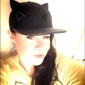 H&M cat cap for fun day walk or even Halloween 👻